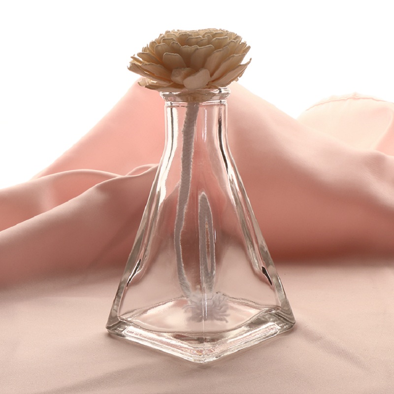 China Pyramid Shaped Perfume Glass Bottle